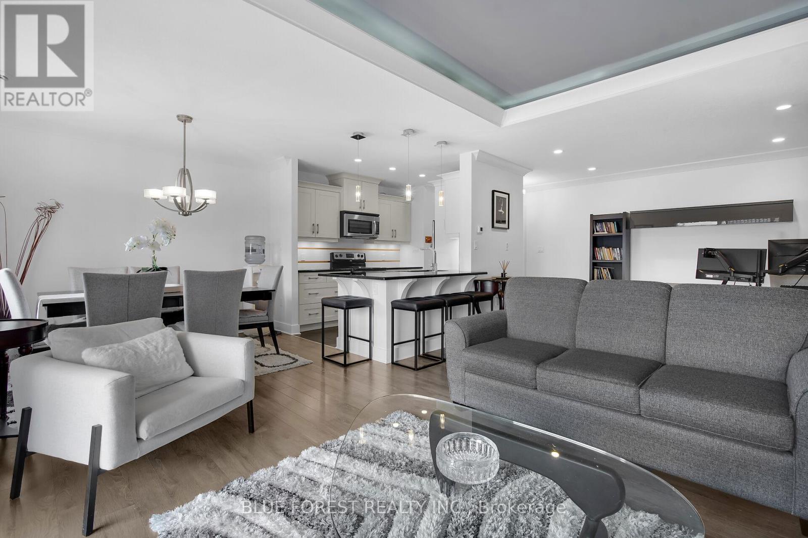 307 - 340 Sugarcreek Trail, London North (North N), Ontario  N6H 0G4 - Photo 12 - X12377175
