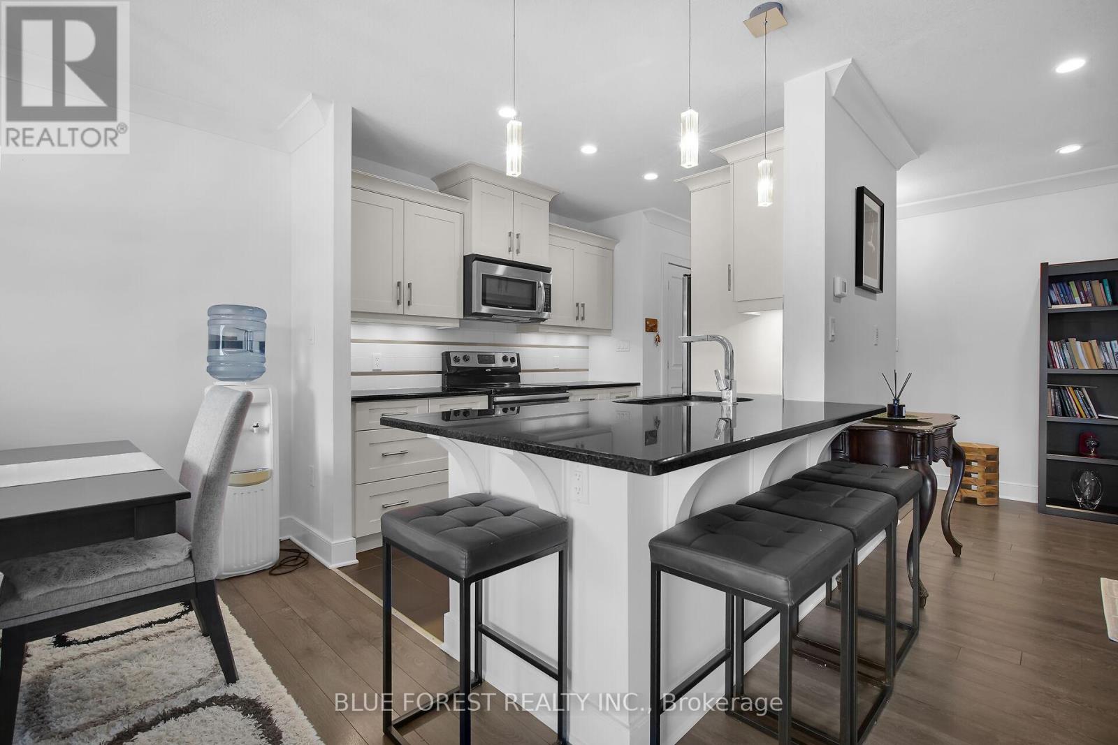 307 - 340 Sugarcreek Trail, London North (North N), Ontario  N6H 0G4 - Photo 15 - X12377175