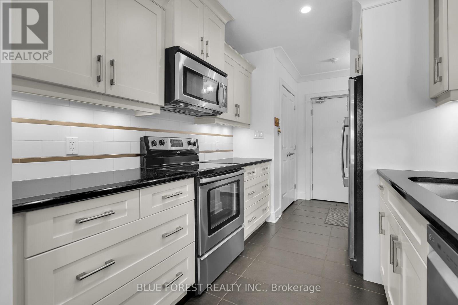 307 - 340 Sugarcreek Trail, London North (North N), Ontario  N6H 0G4 - Photo 16 - X12377175