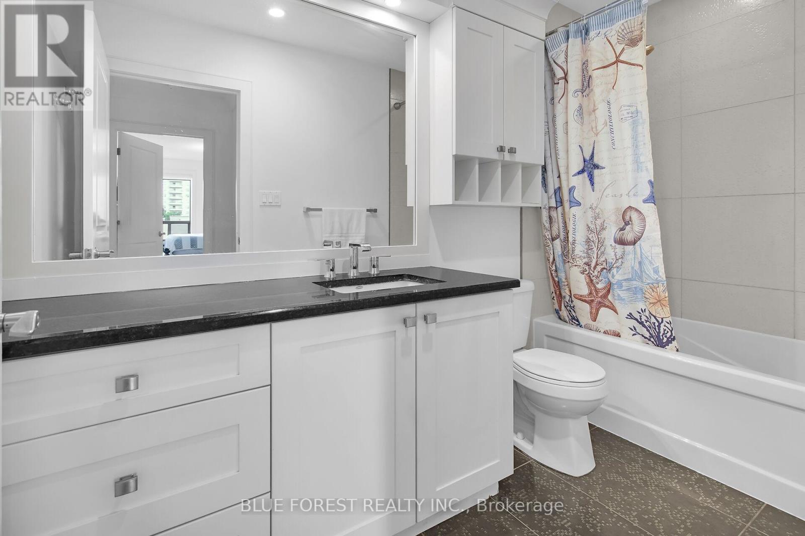 307 - 340 Sugarcreek Trail, London North (North N), Ontario  N6H 0G4 - Photo 18 - X12377175