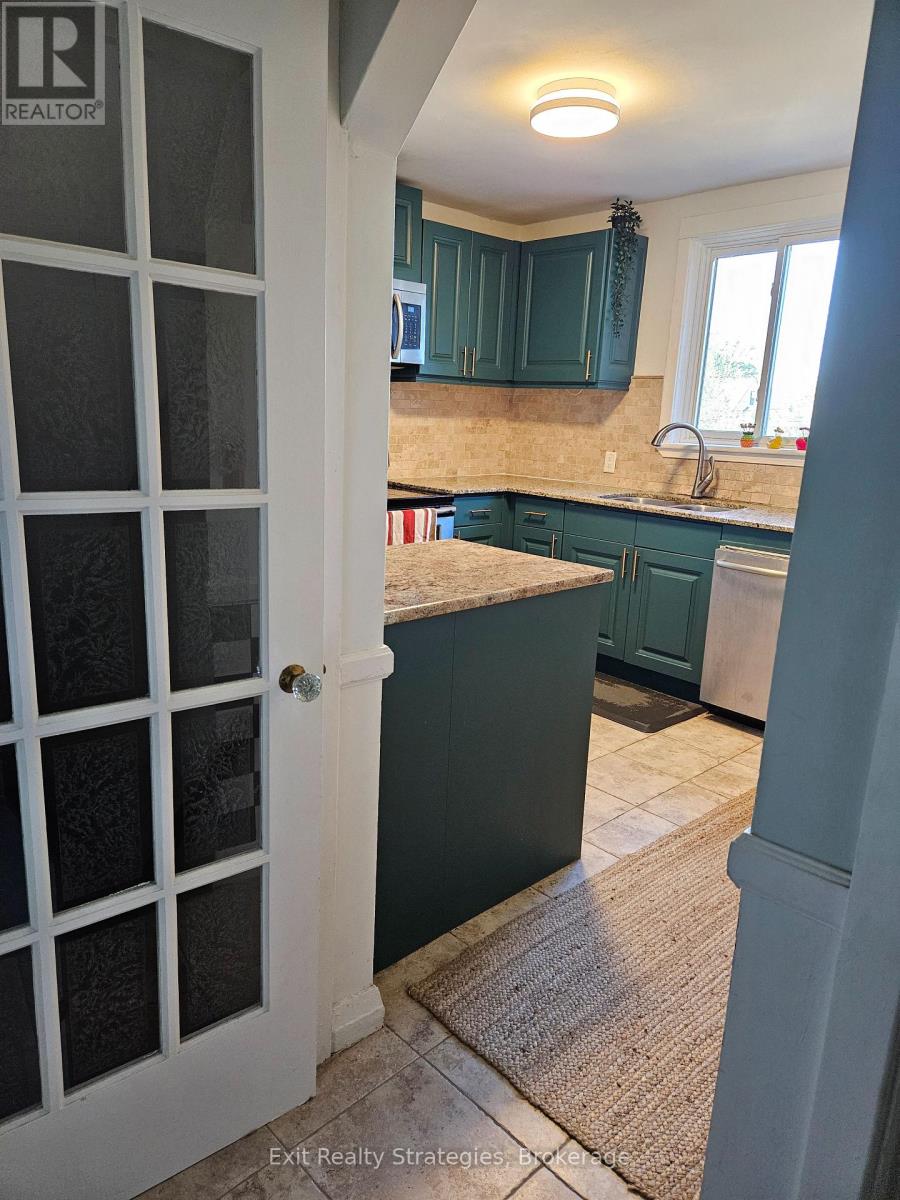 1709 King Street E, Hamilton, Ontario  L8K 1V4 - Photo 14 - X12377067
