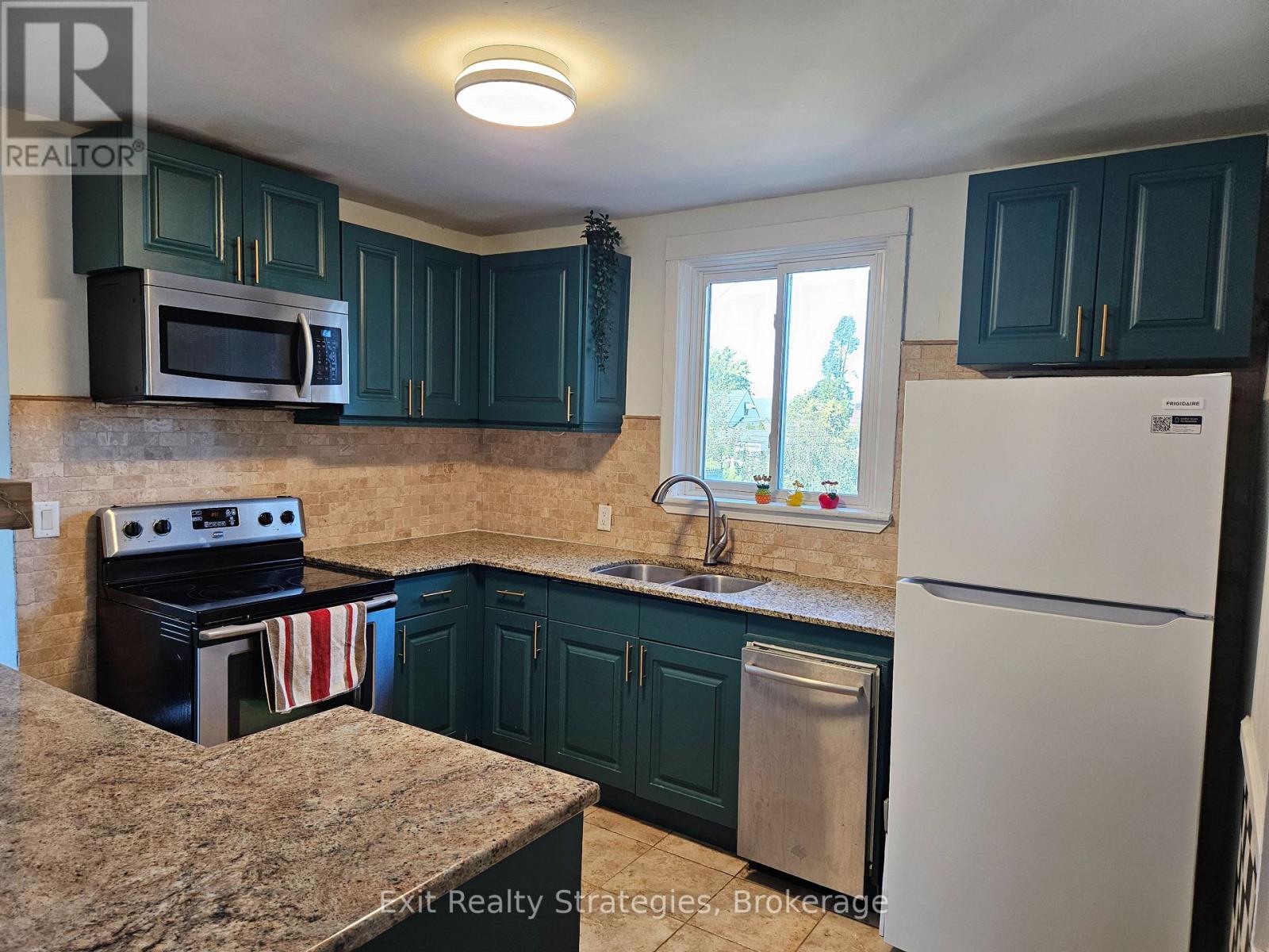1709 King Street E, Hamilton, Ontario  L8K 1V4 - Photo 15 - X12377067