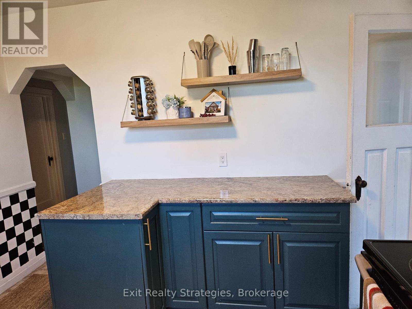 1709 King Street E, Hamilton, Ontario  L8K 1V4 - Photo 16 - X12377067