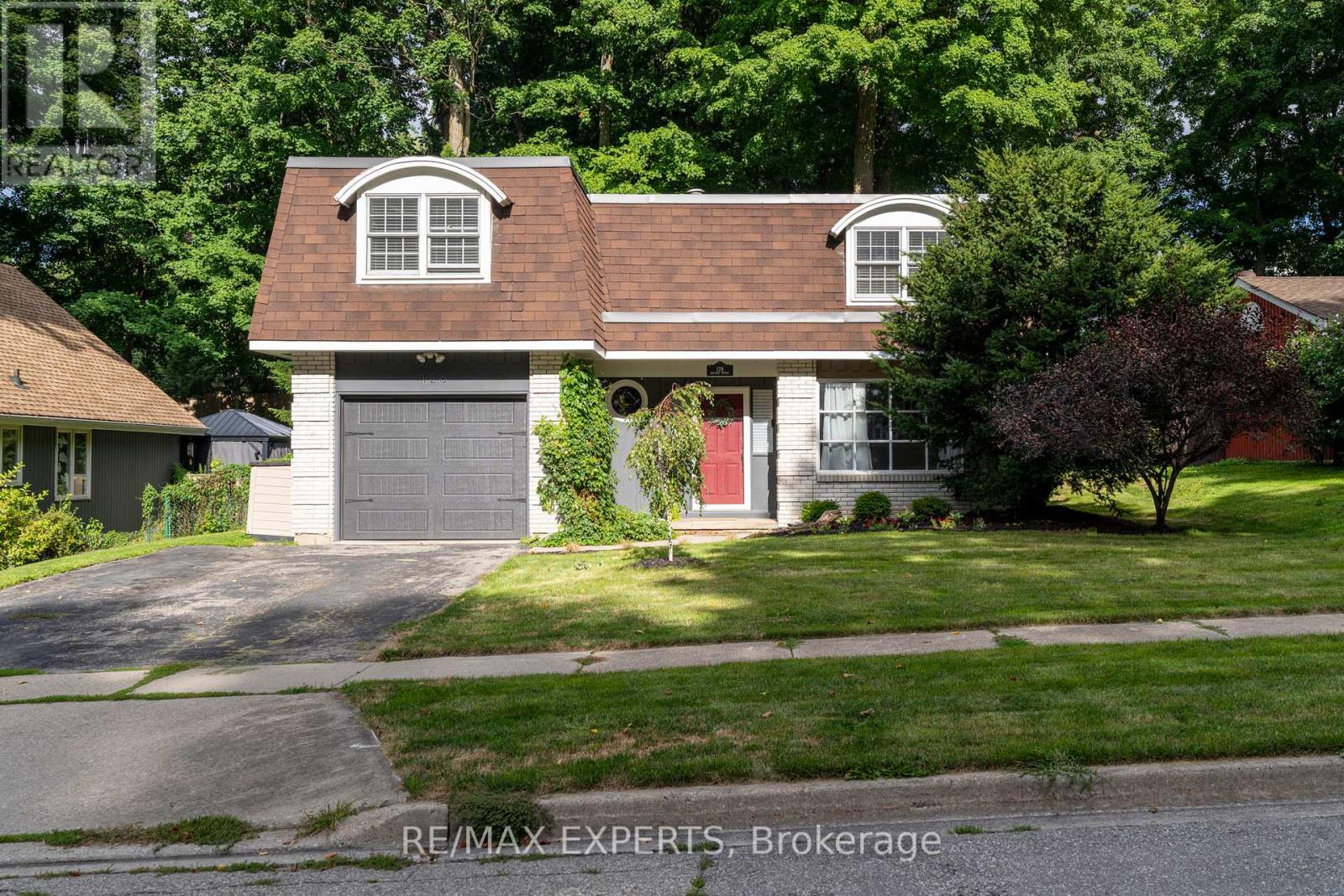 128 Heather Avenue, Cambridge, Ontario  N3C 2Y7 - Photo 1 - X12376540