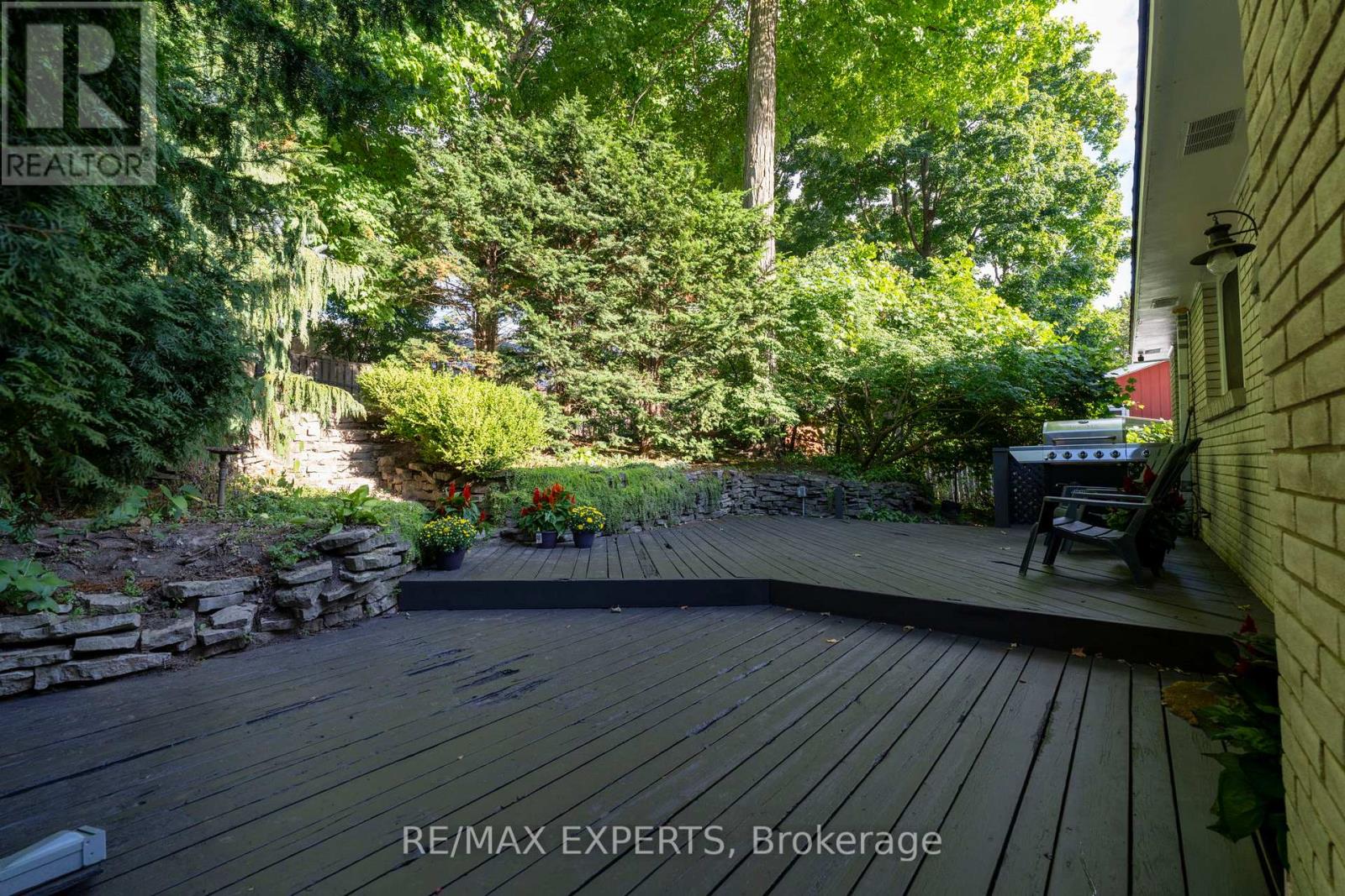 128 Heather Avenue, Cambridge, Ontario  N3C 2Y7 - Photo 36 - X12376540