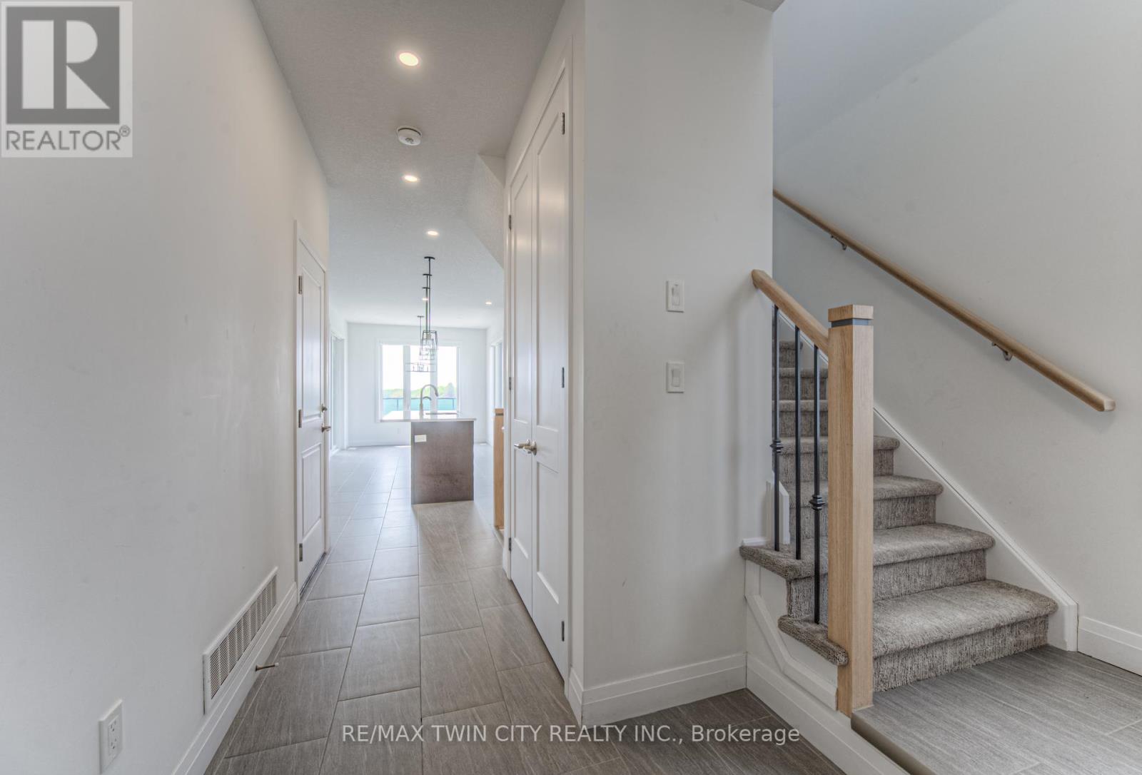 Property at 92 LASBY LANE image 3
