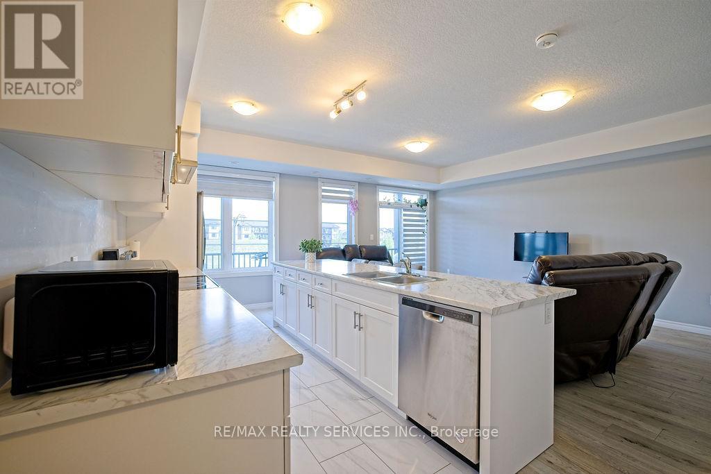 174 Wheat Lane, Kitchener, Ontario  N2R 0R6 - Photo 11 - X12376739