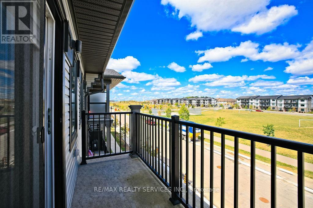 174 Wheat Lane, Kitchener, Ontario  N2R 0R6 - Photo 12 - X12376739
