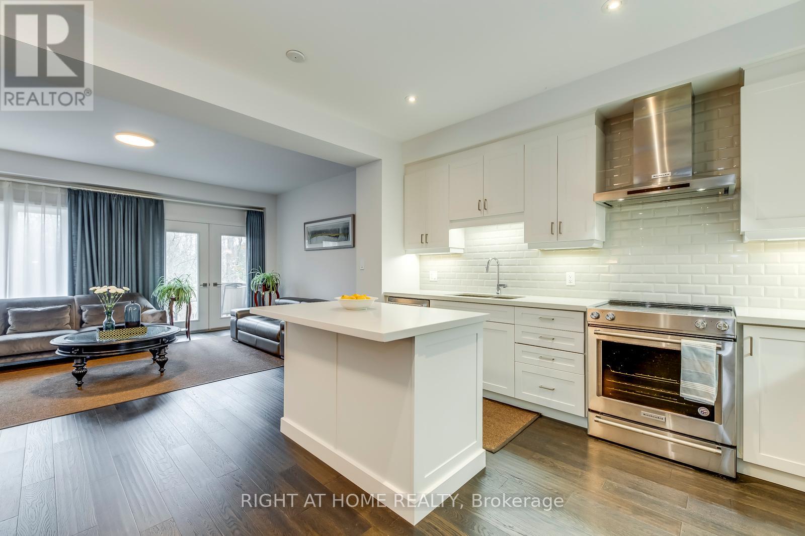 63 Burley Lane, Hamilton, Ontario  L9G 0G5 - Photo 6 - X12376815