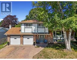 8 RAVENSDALE ROAD, Cobourg, Ontario