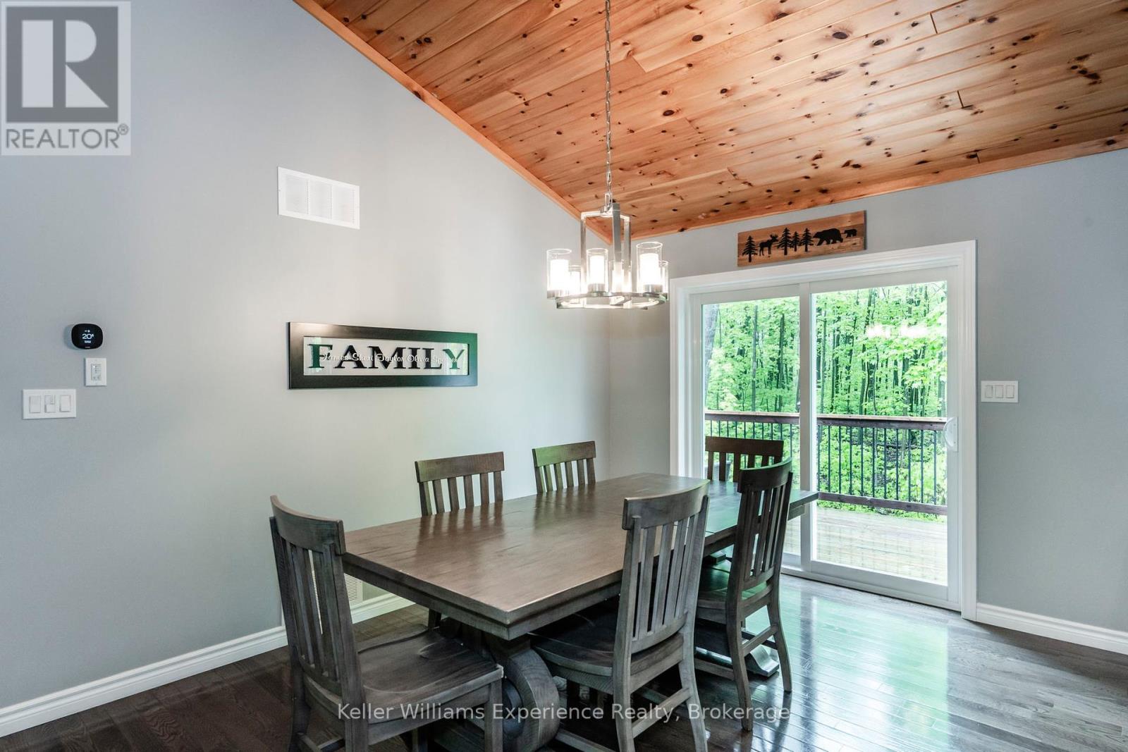 27 Meadows Avenue, Tay, Ontario  L0K 1E0 - Photo 11 - S12377000