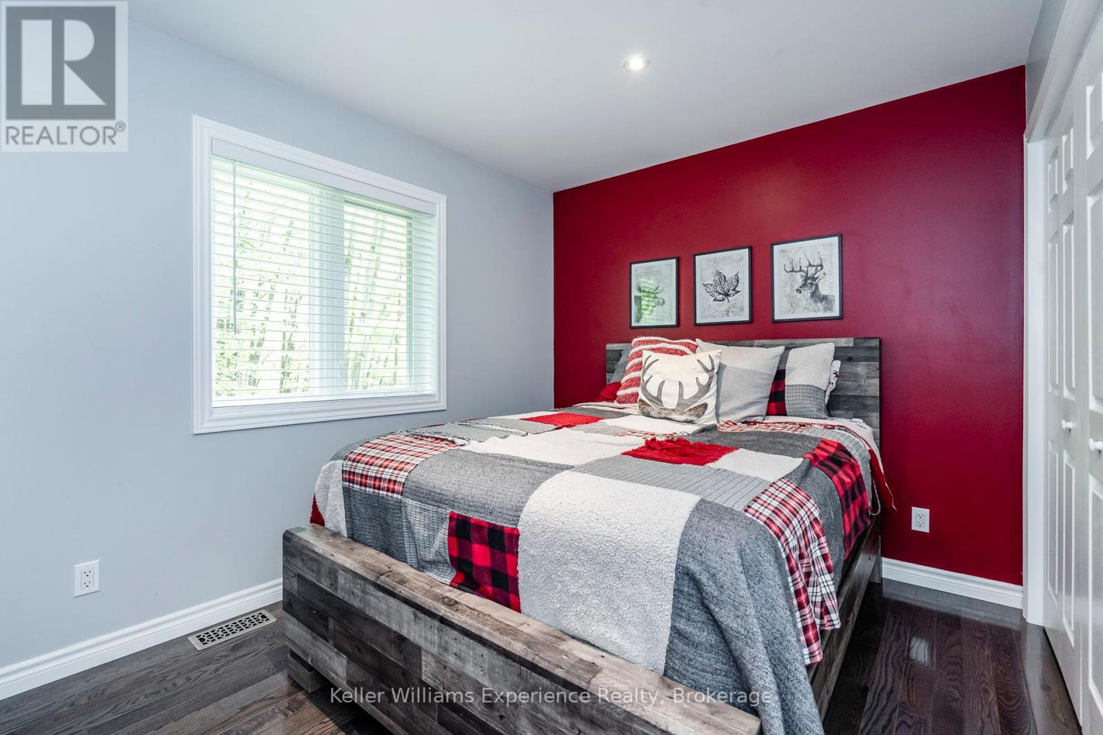 27 Meadows Avenue, Tay, Ontario  L0K 1E0 - Photo 19 - S12377000