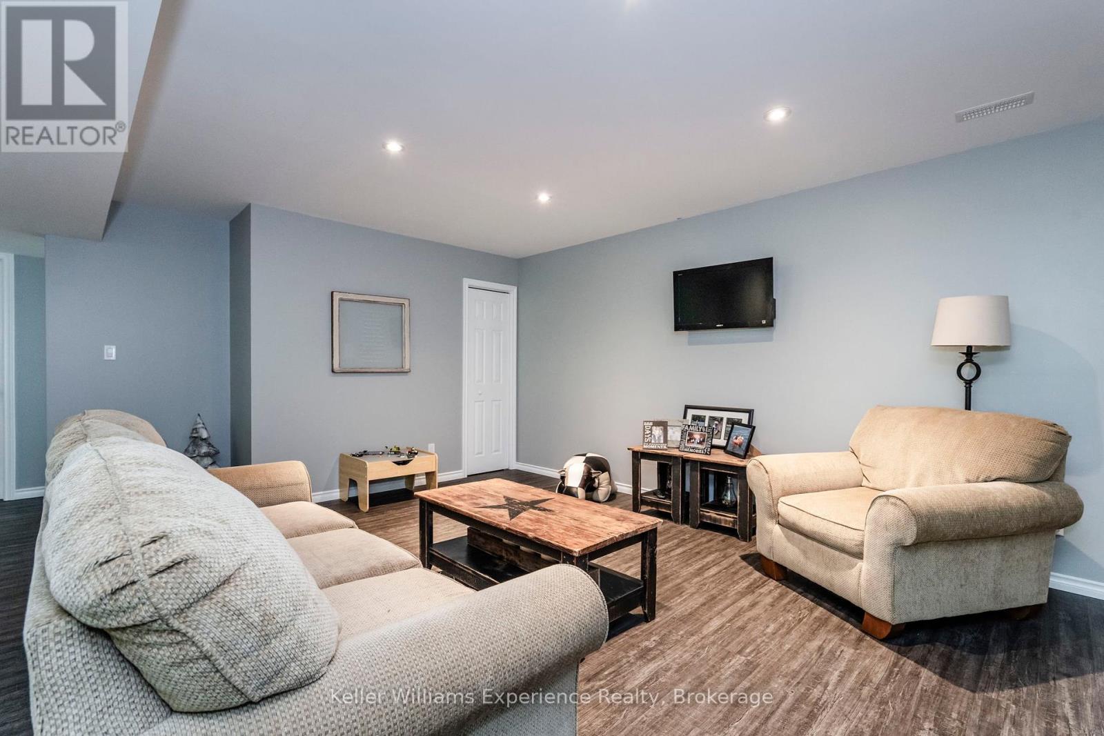 27 Meadows Avenue, Tay, Ontario  L0K 1E0 - Photo 22 - S12377000