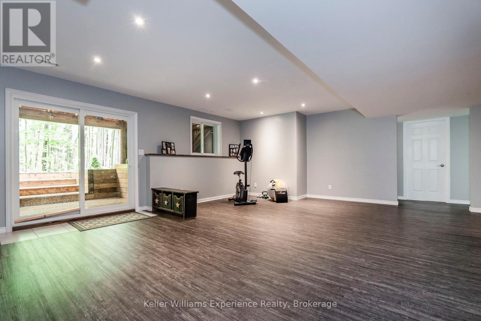 27 Meadows Avenue, Tay, Ontario  L0K 1E0 - Photo 23 - S12377000