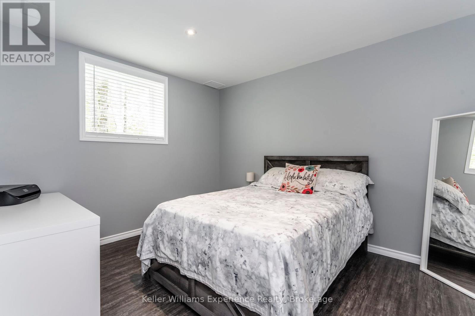 27 Meadows Avenue, Tay, Ontario  L0K 1E0 - Photo 24 - S12377000
