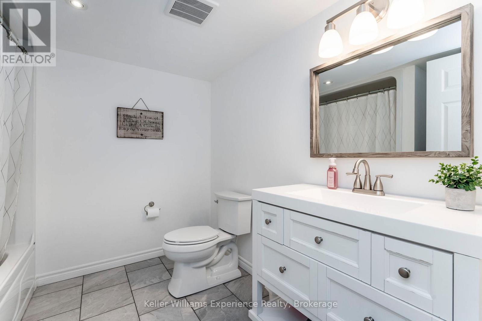 27 Meadows Avenue, Tay, Ontario  L0K 1E0 - Photo 26 - S12377000