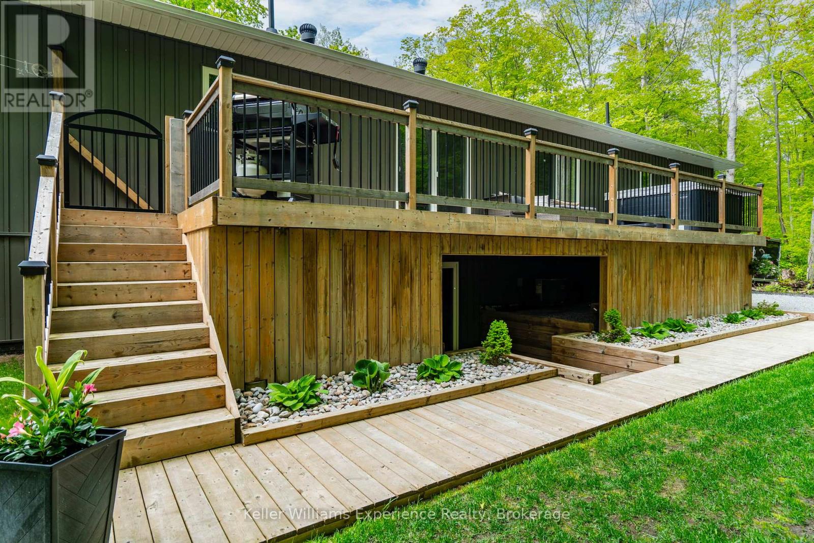 27 Meadows Avenue, Tay, Ontario  L0K 1E0 - Photo 28 - S12377000