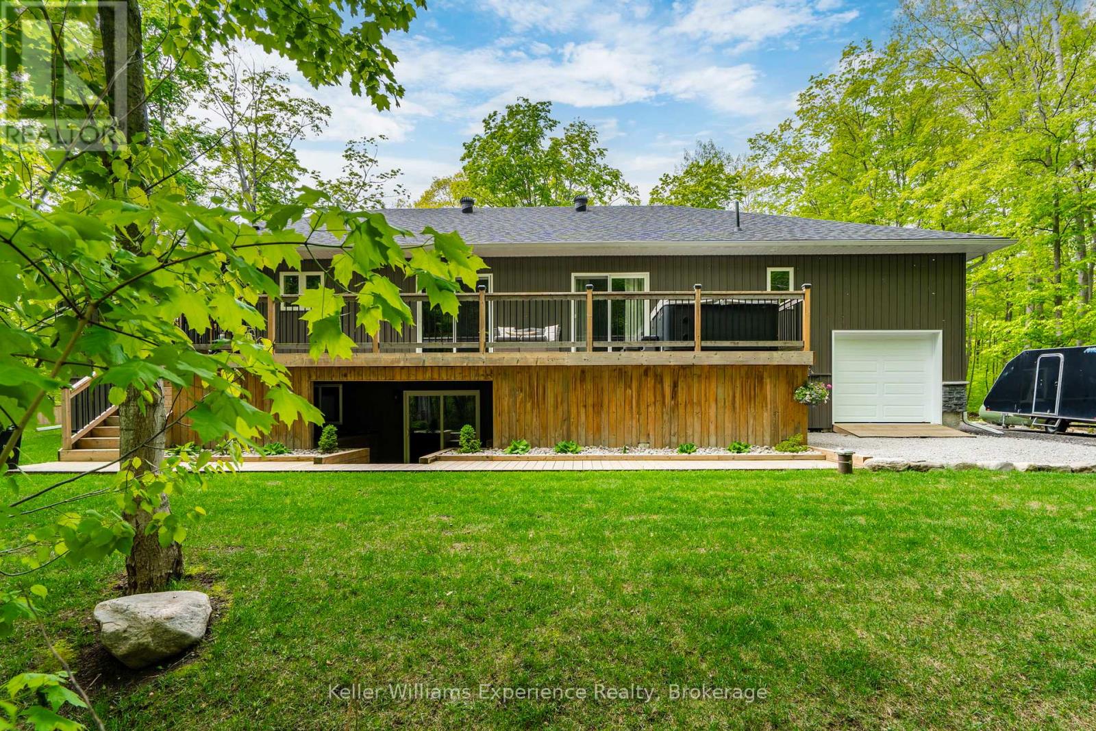 27 Meadows Avenue, Tay, Ontario  L0K 1E0 - Photo 31 - S12377000