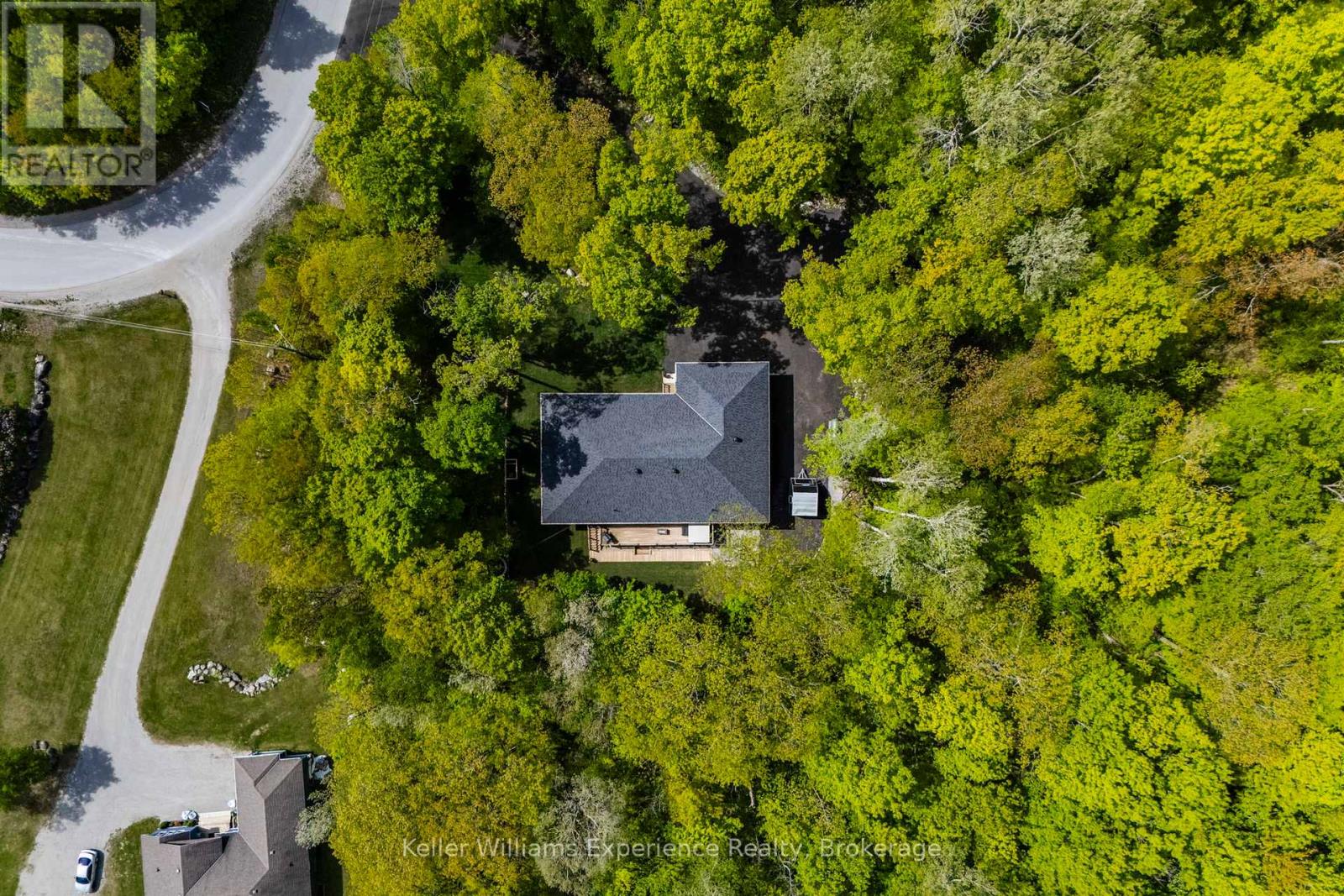 27 Meadows Avenue, Tay, Ontario  L0K 1E0 - Photo 4 - S12377000