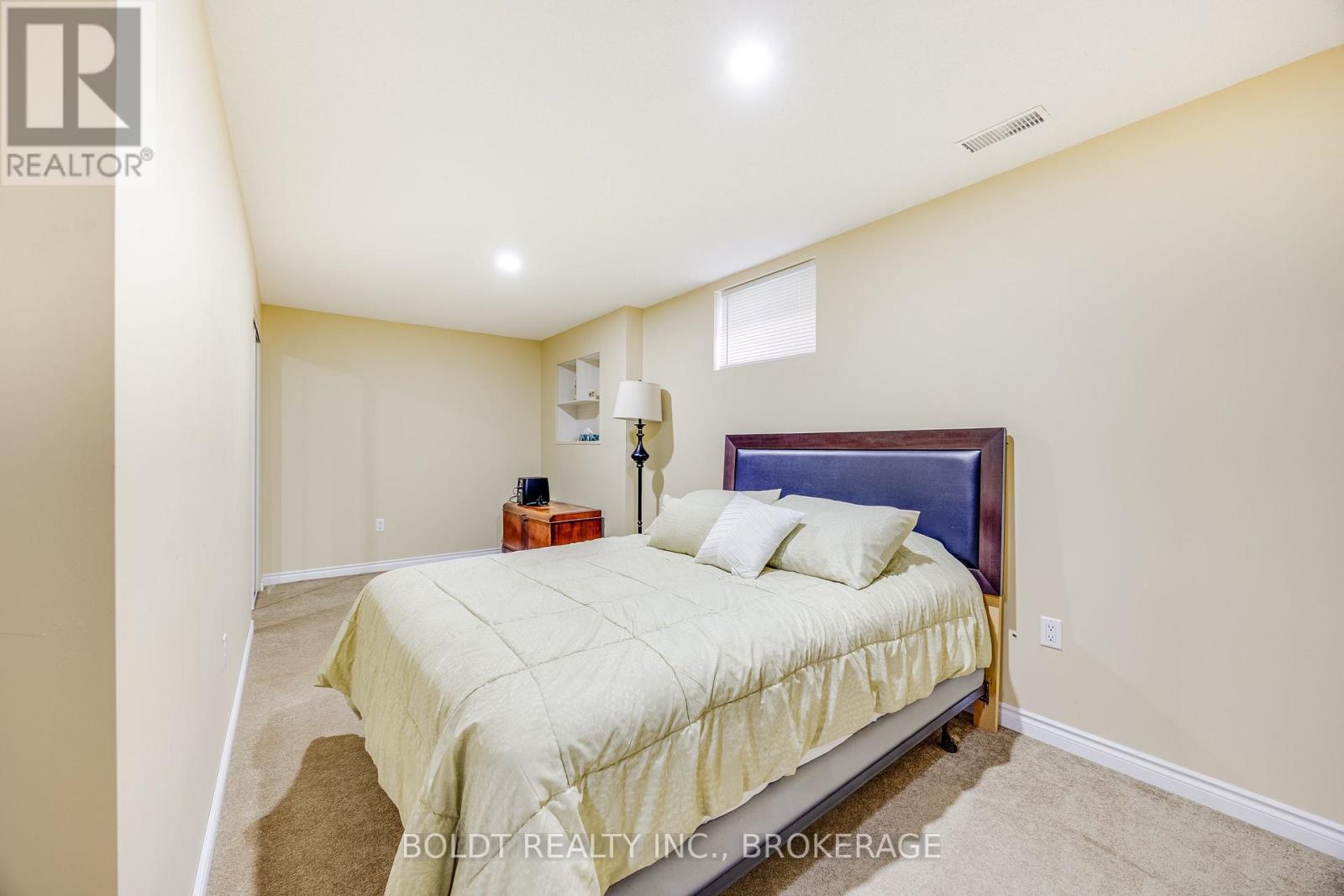 1127 Pelham Street, Pelham, Ontario  L3C 3E4 - Photo 22 - X12377174
