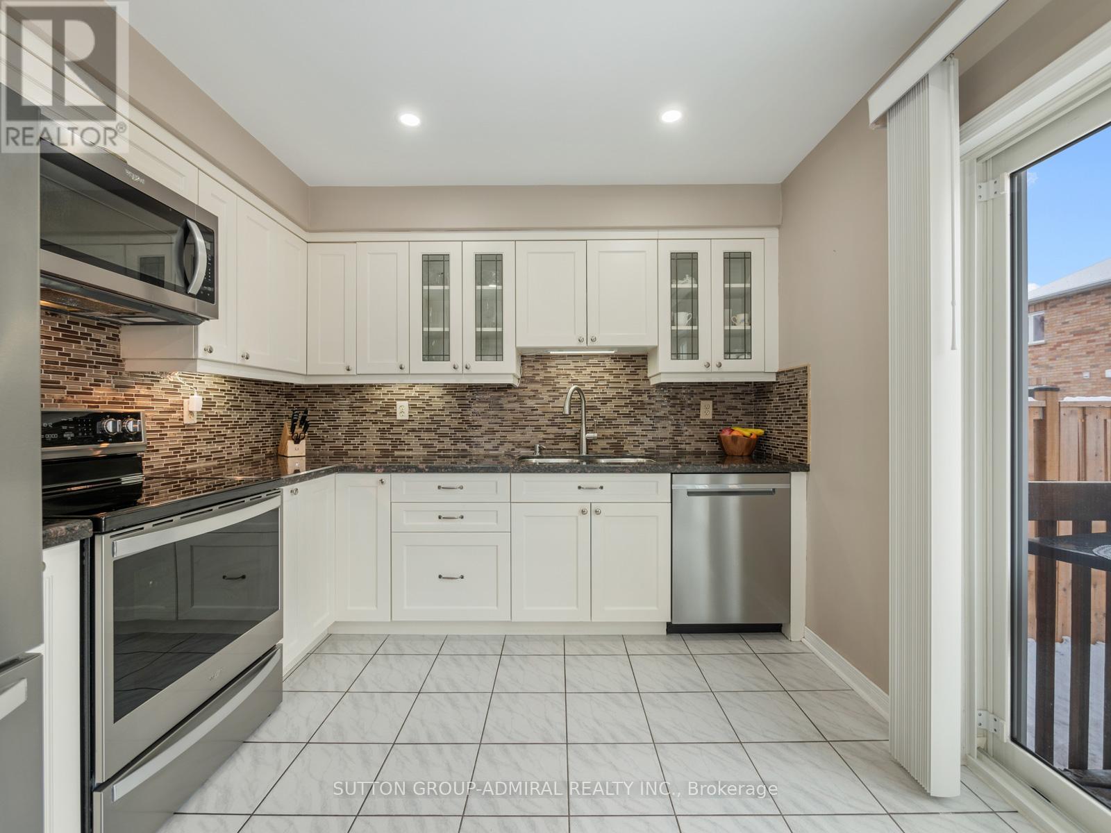 2 Marathon Avenue, Vaughan, Ontario  L4K 5H1 - Photo 8 - N12376860