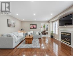 2 MARATHON AVENUE, Vaughan, Ontario