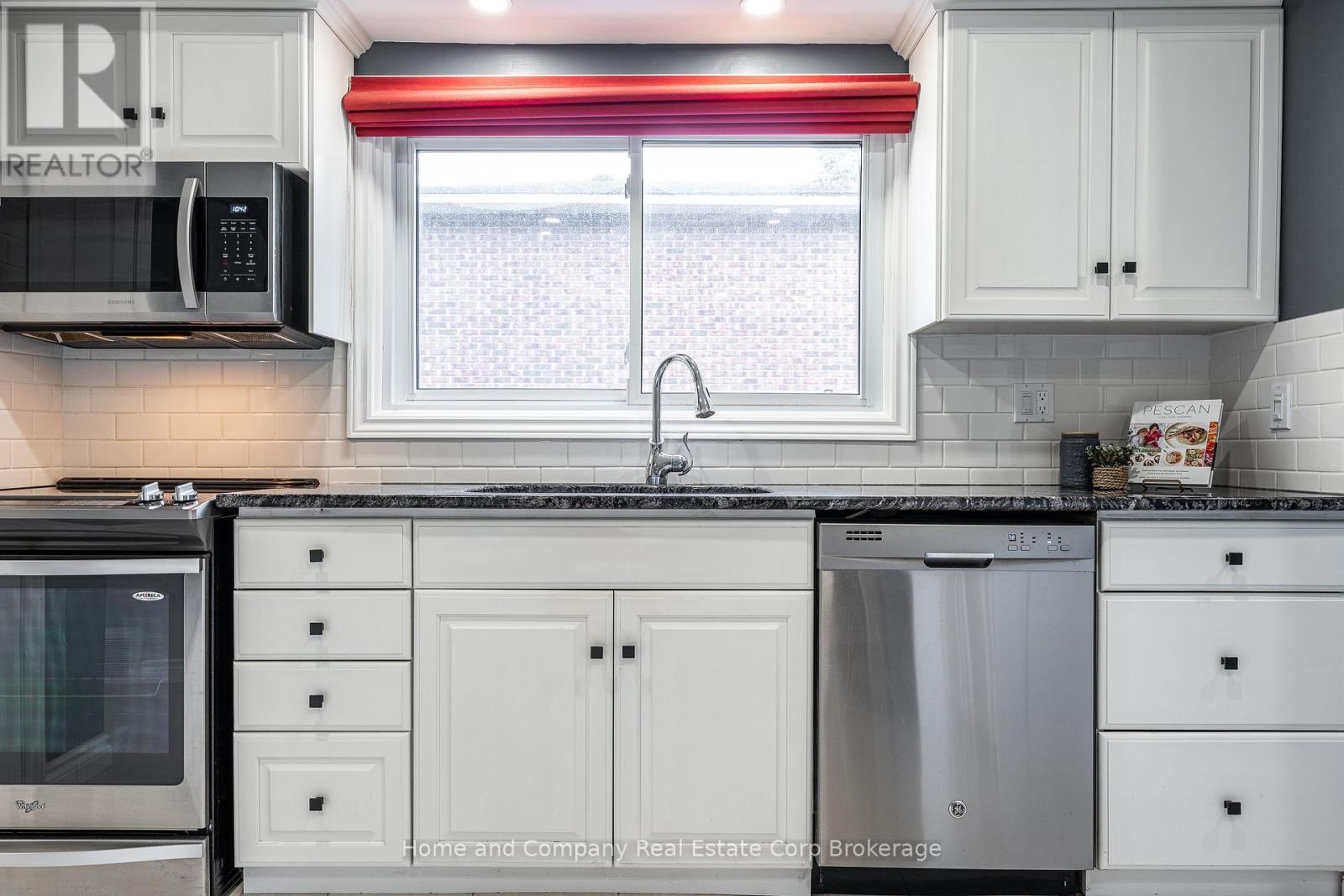 8 Murray Hill Road, Stratford, Ontario  N5A 7J8 - Photo 14 - X12377128