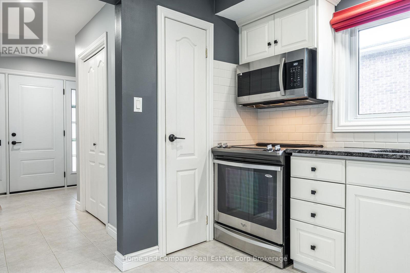 8 Murray Hill Road, Stratford, Ontario  N5A 7J8 - Photo 15 - X12377128