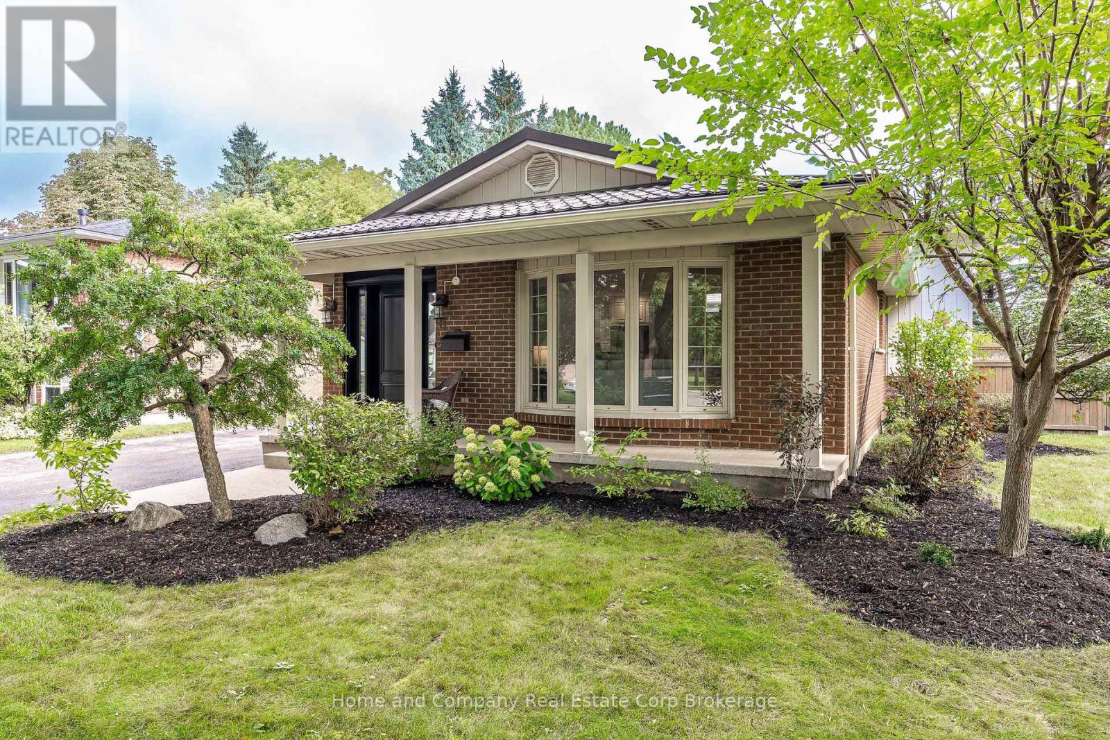 8 Murray Hill Road, Stratford, Ontario  N5A 7J8 - Photo 2 - X12377128