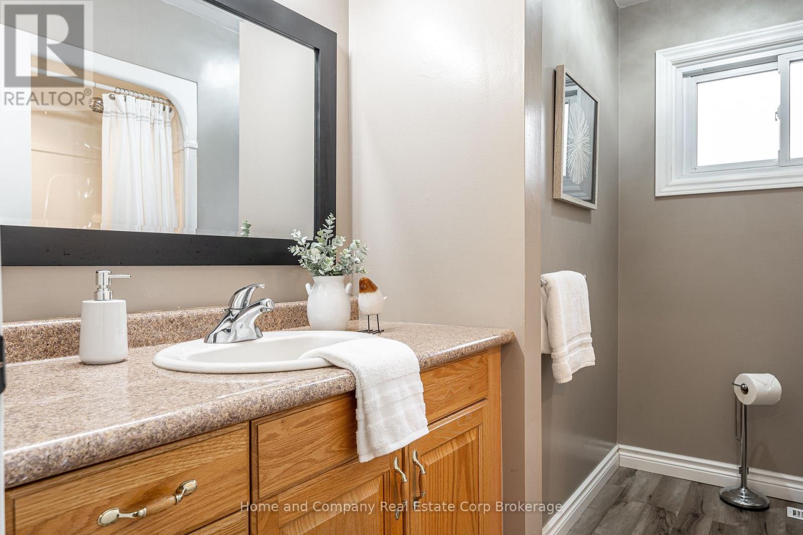 8 Murray Hill Road, Stratford, Ontario  N5A 7J8 - Photo 21 - X12377128