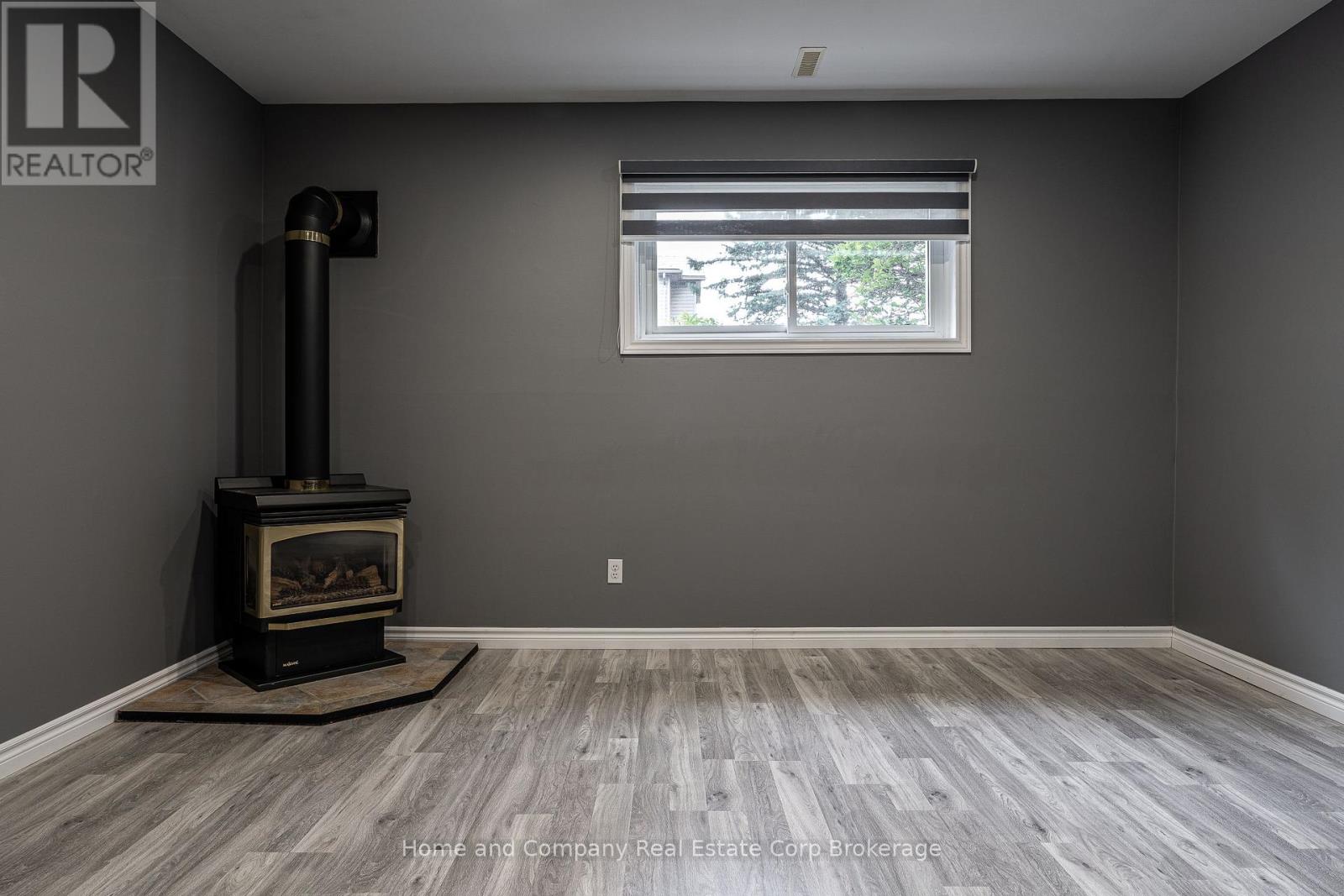 8 Murray Hill Road, Stratford, Ontario  N5A 7J8 - Photo 23 - X12377128