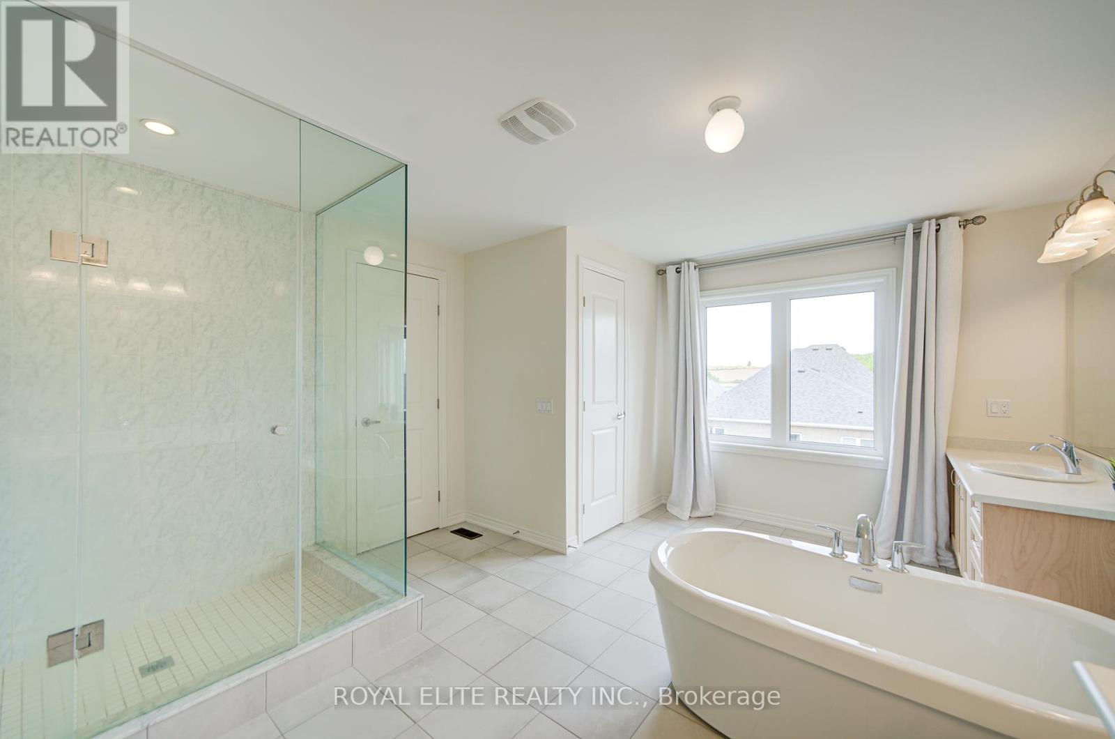 7 Goldeneye Drive, East Gwillimbury, Ontario  L9N 0S6 - Photo 23 - N12376911