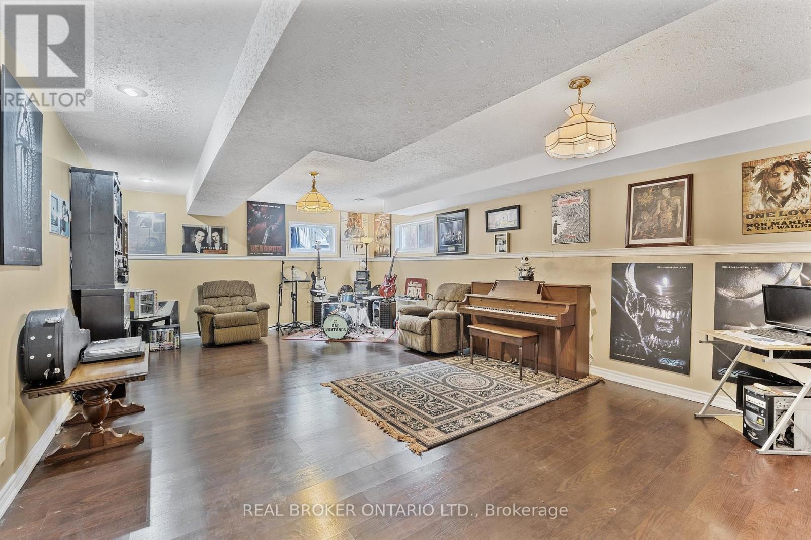 22 Dykstra Drive, Barrie (Holly), Ontario  L4N 0E2 - Photo 28 - S12376929