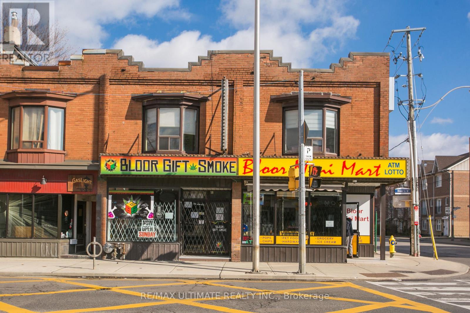 1424 BLOOR STREET W, Toronto, Ontario