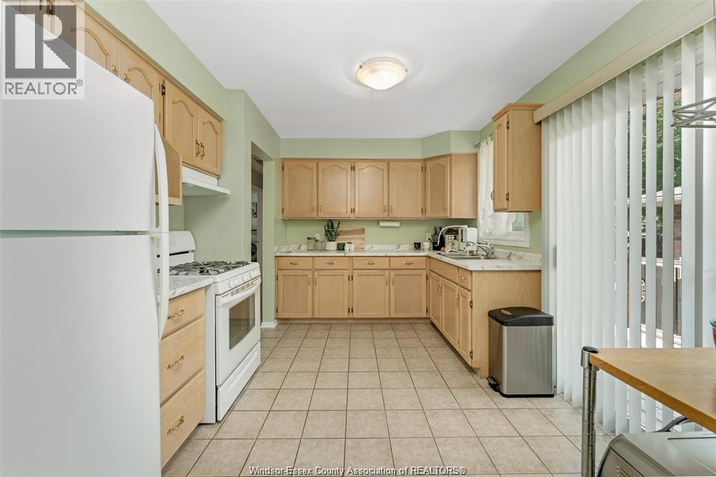 1 Sutton Drive, Leamington, Ontario  N8H 4P3 - Photo 17 - 25022220