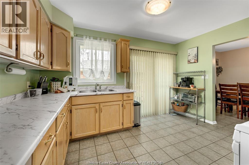 1 Sutton Drive, Leamington, Ontario  N8H 4P3 - Photo 18 - 25022220