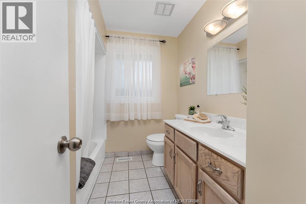 1 Sutton Drive, Leamington, Ontario  N8H 4P3 - Photo 22 - 25022220