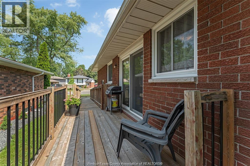 1 Sutton Drive, Leamington, Ontario  N8H 4P3 - Photo 6 - 25022220