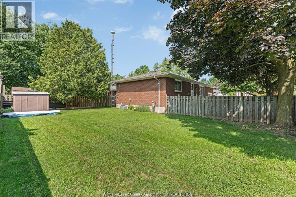 1 Sutton Drive, Leamington, Ontario  N8H 4P3 - Photo 8 - 25022220