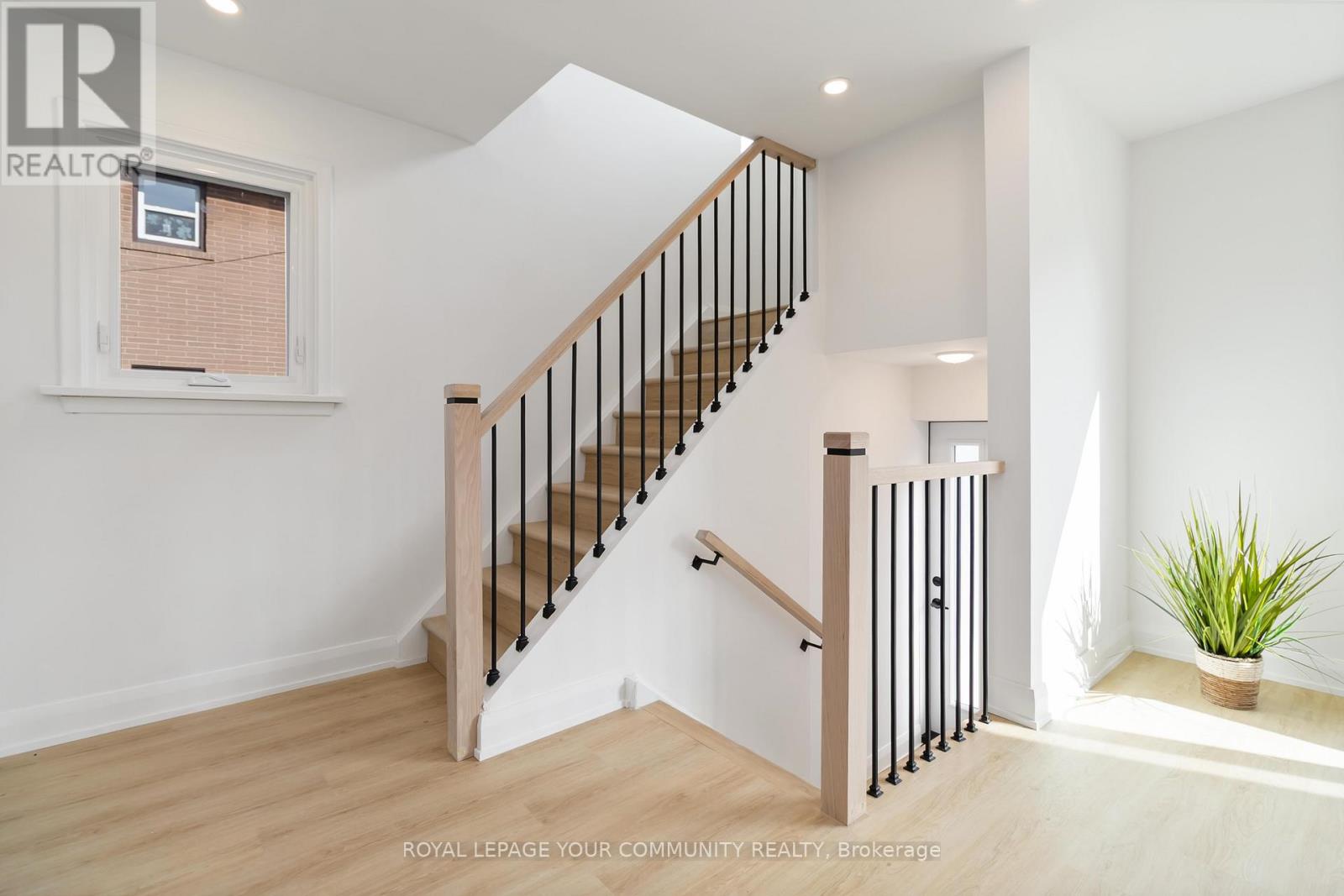 Property at 602 APPLEBY LINE image 4