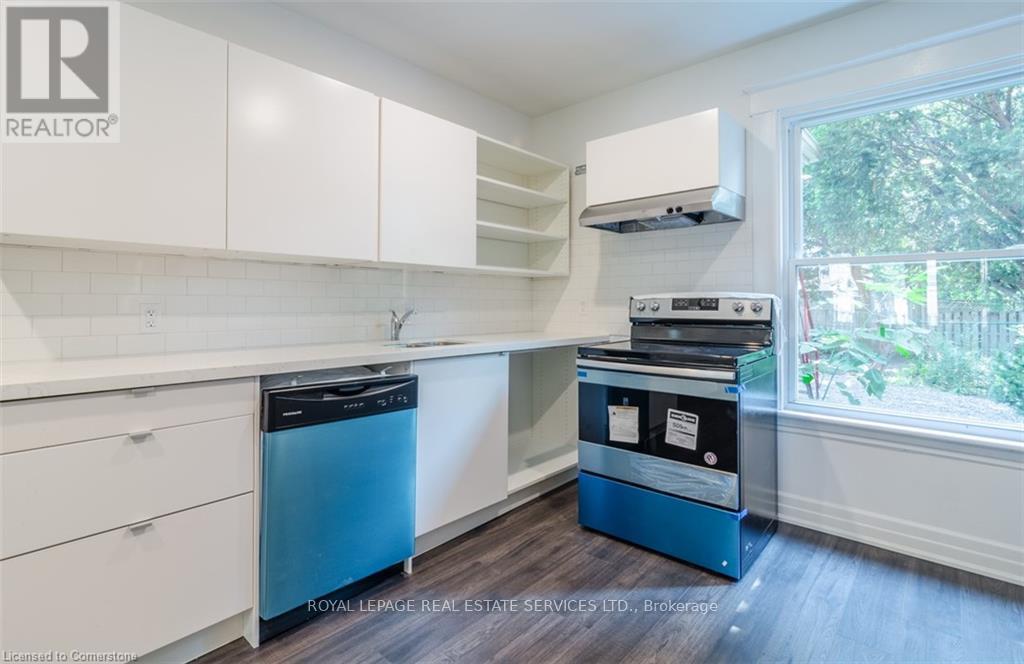 115 Spadina Avenue, Hamilton (Stripley), Ontario  L8M 2X4 - Photo 11 - X12376843