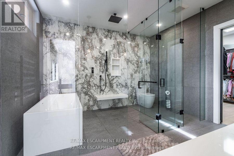 86 Valleyview Drive, Hamilton, Ontario  L9G 2A5 - Photo 30 - X12376945
