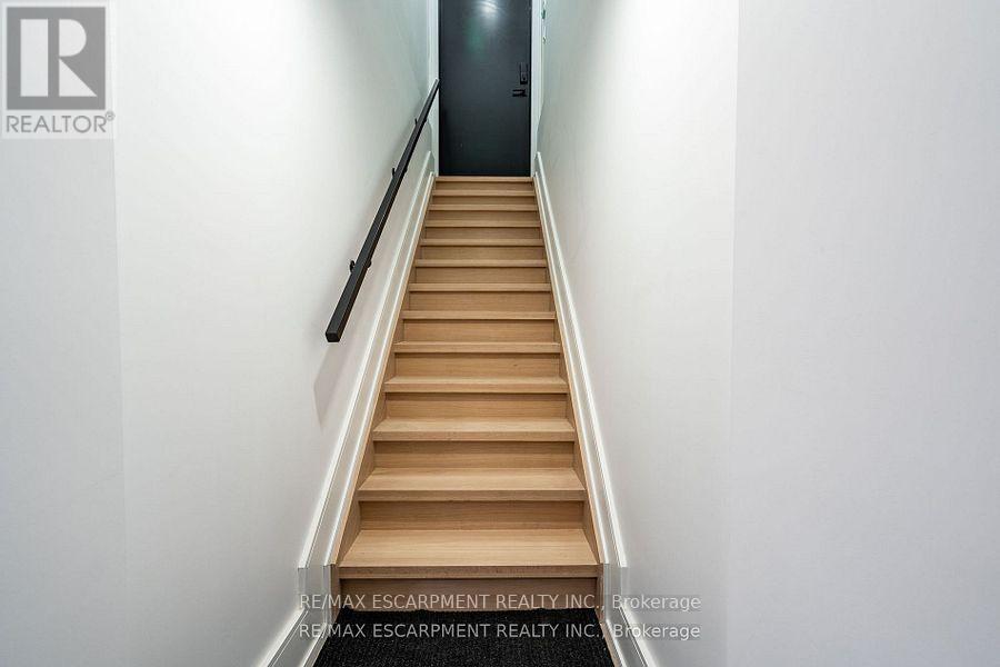 86 Valleyview Drive, Hamilton, Ontario  L9G 2A5 - Photo 31 - X12376945