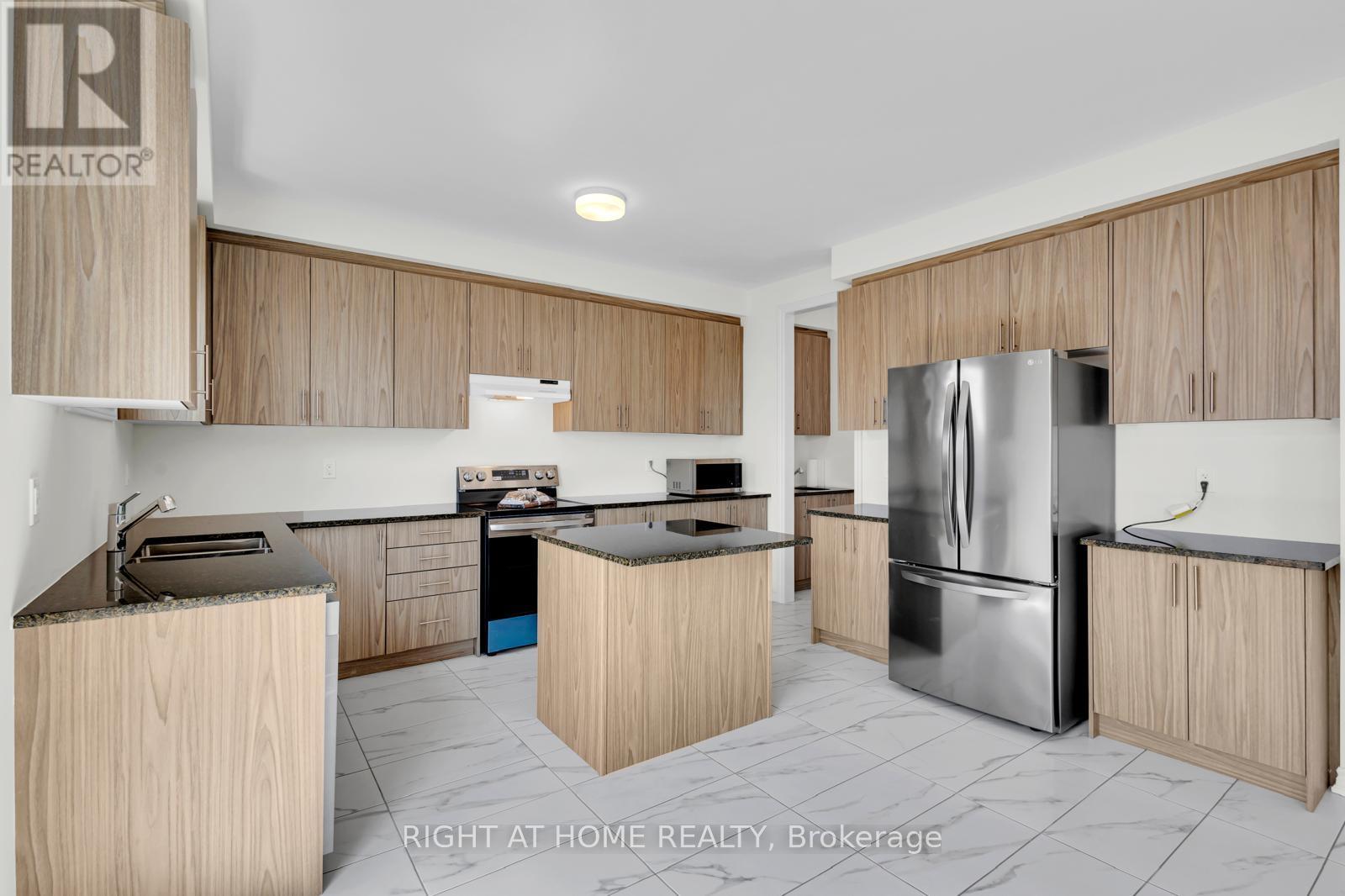 1125 Trailsview Avenue E, Cobourg, Ontario  K9A 4J5 - Photo 4 - X12376244