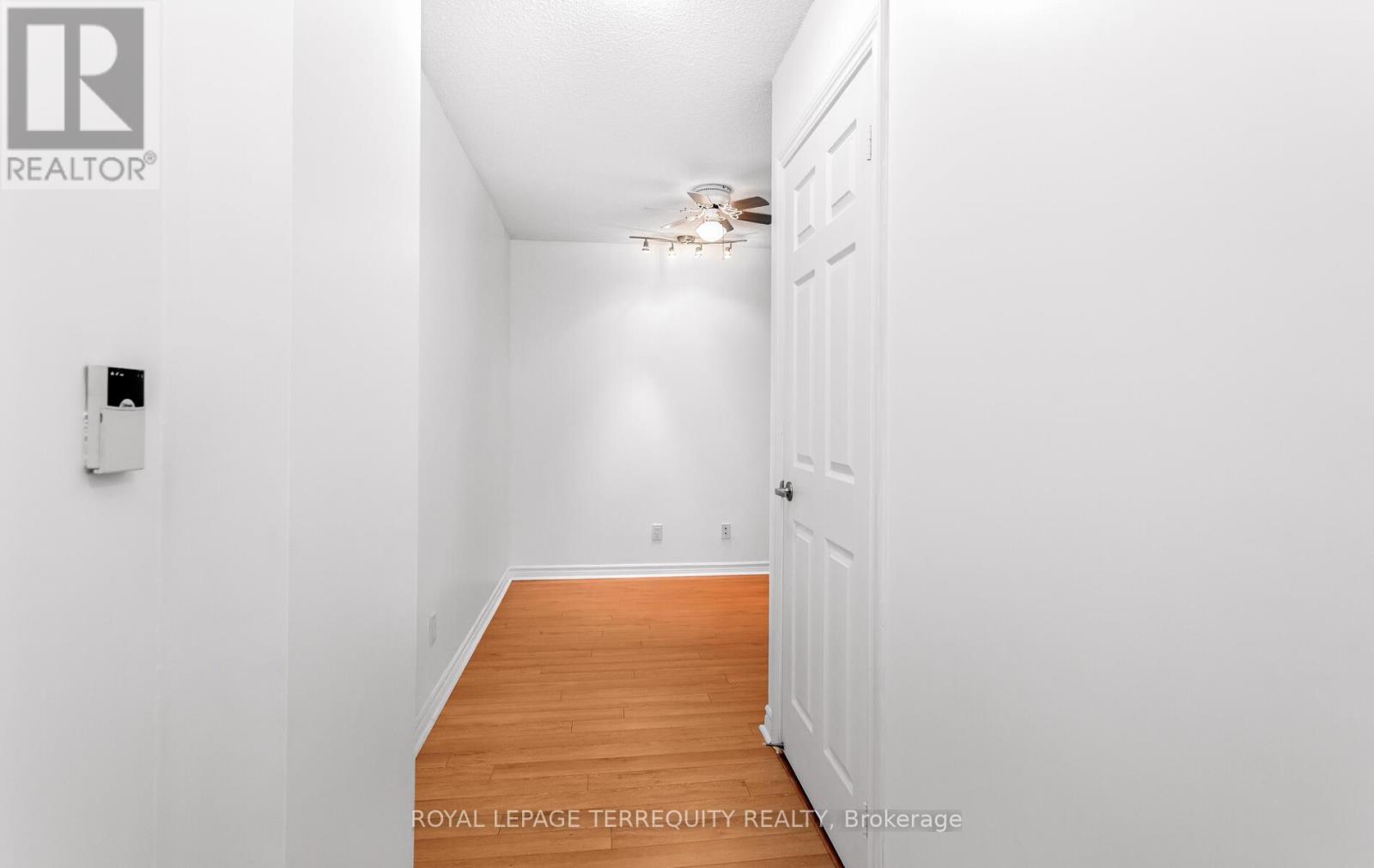 2828 - 3888 Duke Of York Boulevard, Mississauga, Ontario  L5B 4P5 - Photo 18 - W12373985
