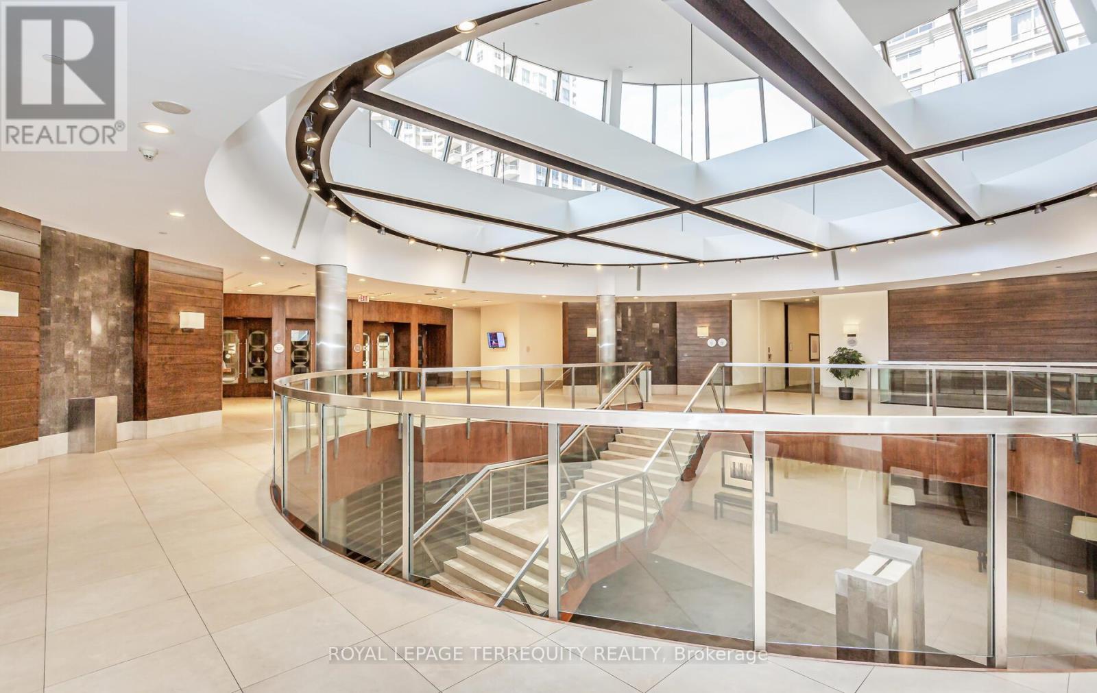 2828 - 3888 Duke Of York Boulevard, Mississauga, Ontario  L5B 4P5 - Photo 40 - W12373985