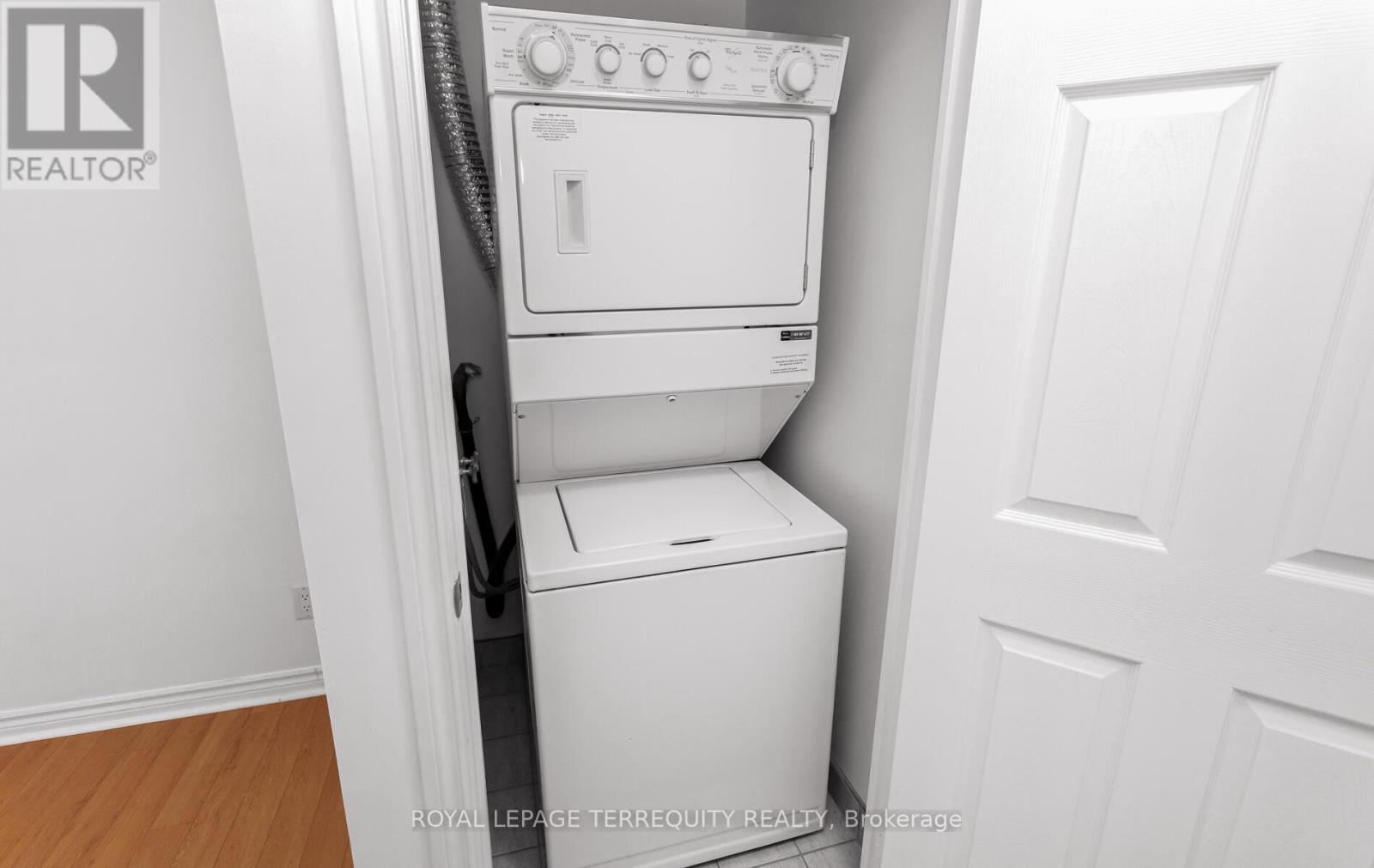 2828 - 3888 Duke Of York Boulevard, Mississauga, Ontario  L5B 4P5 - Photo 34 - W12373985