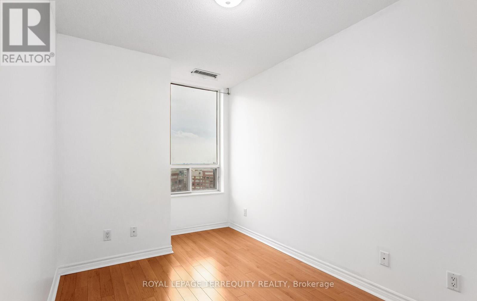 2828 - 3888 Duke Of York Boulevard, Mississauga, Ontario  L5B 4P5 - Photo 32 - W12373985