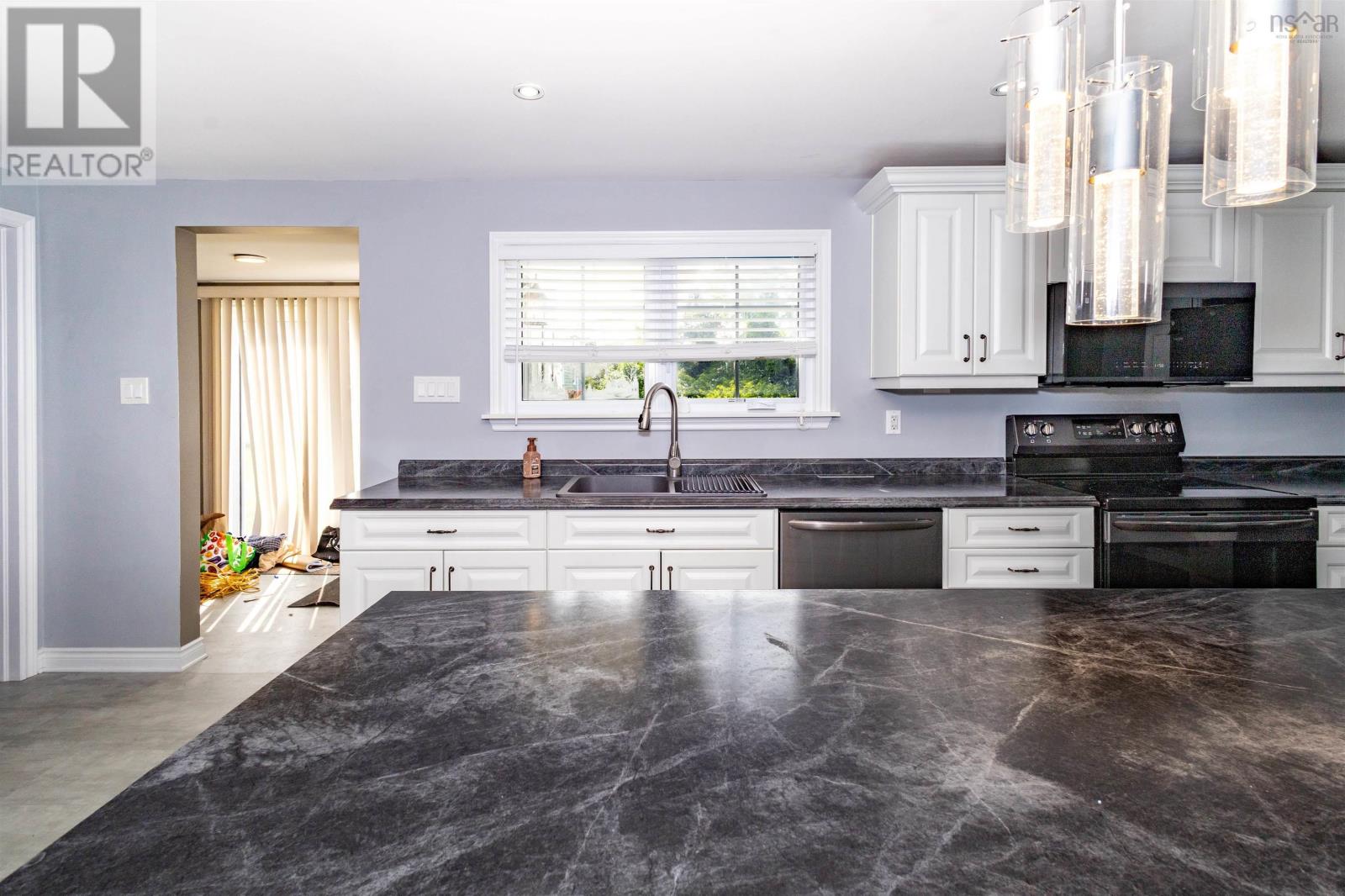 116 Brookland Street, Glace Bay, Nova Scotia  B1A 1B4 - Photo 10 - 202519518