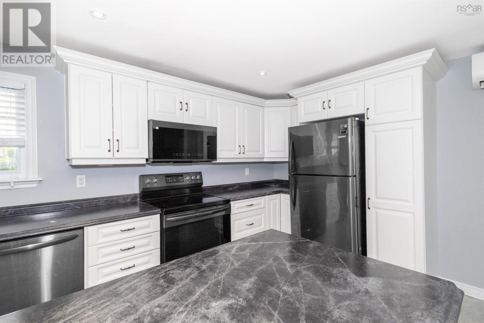 116 Brookland Street, Glace Bay, Nova Scotia  B1A 1B4 - Photo 11 - 202519518